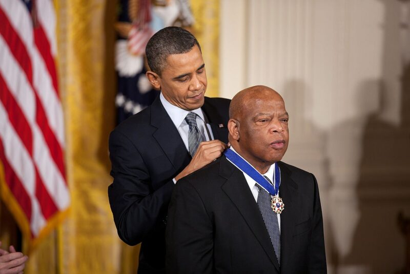 1280px-President_Barack_Obama_awards_the_2010_Presidential_Medal_of_Freedom_to_Congressman_John_Lewis